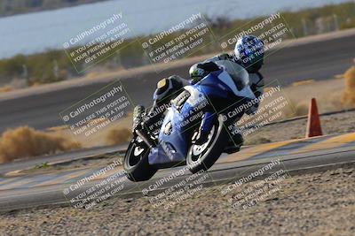 media/Dec-18-2022-SoCal Trackdays (Sun) [[8099a50955]]/Turn 14 (940am)/